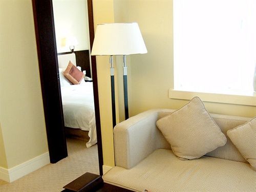 Hotel Starway Haode Wanyuan Lujiazui 4*